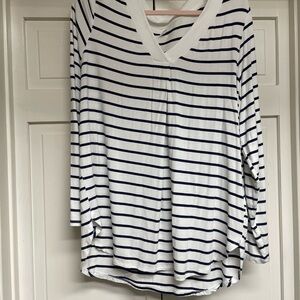 Old NavyWomen's Striped V-Neck Top - Navy and White